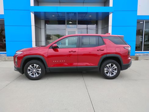 Used 2025 Chevrolet Equinox LT FWD image 31
