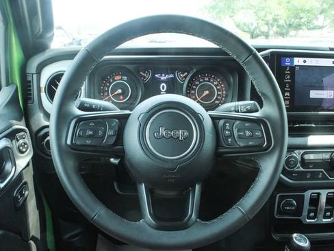 Used 2025 Jeep Wrangler Sport AWD/4WD image 20