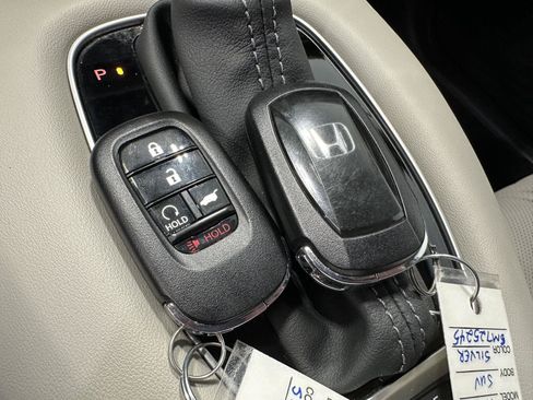 Certified 2025 Honda HR-V EX-L image 31