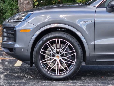 New 2026 Porsche Cayenne E-Hybrid image 12