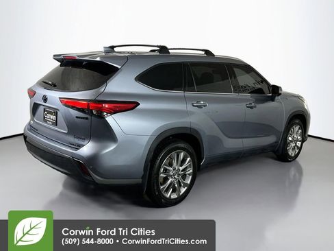 Used 2023 Toyota Highlander Limited image 15