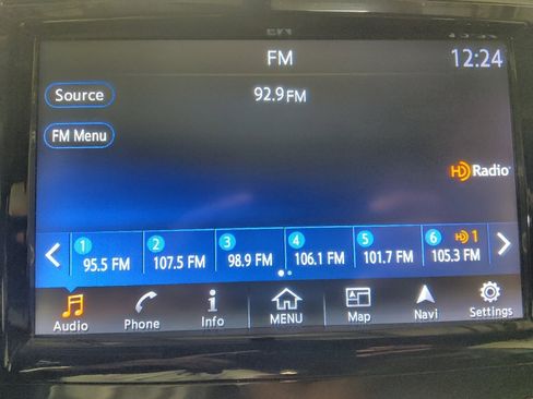 Used 2017 Nissan Murano S w/ Navigation Package AWD/4WD image 25
