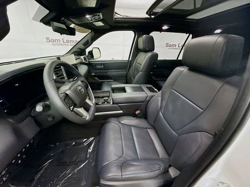 Used 2025 Toyota Sequoia Platinum image 21