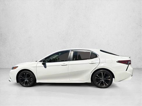 Used 2018 Toyota Camry SE FWD image 8