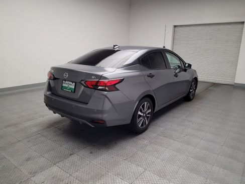 Used 2021 Nissan Versa SV FWD image 9
