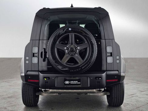 New 2026 Land Rover Defender 110 X-Dynamic SE image 4
