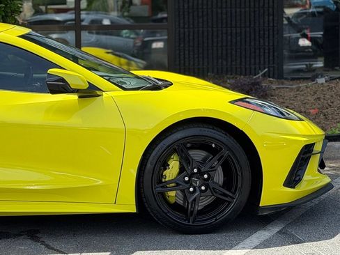 Used 2021 Chevrolet Corvette Stingray Convertible w/ Z51 Performance Package RWD image 20
