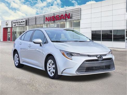 Used 2024 Toyota Corolla LE image 1