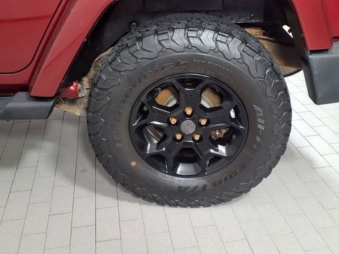 Used 2012 Jeep Wrangler Unlimited Sahara w/ Trailer Tow Group AWD/4WD image 8