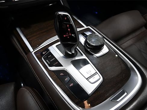 Used 2020 BMW 740i xDrive w/ Premium Package AWD/4WD image 22