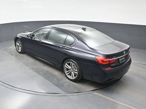 Used 2018 BMW 750i xDrive AWD/4WD image 22