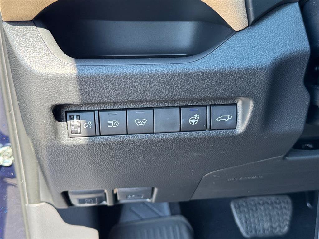 Used 2025 Toyota RAV4 XLE Premium w/ Weather Package AWD/4WD image 19