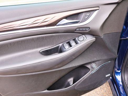 Certified 2023 Buick Enclave Avenir image 11