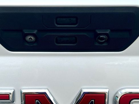 Used 2022 GMC Sierra 1500 Denali w/ Denali Premium Package image 10