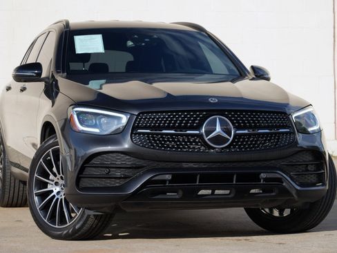 Used 2022 Mercedes-Benz GLC 300 image 2