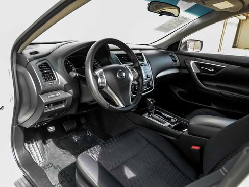 Used 2018 Nissan Altima 2.5 SV image 3