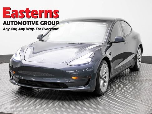 Used 2023 Tesla Model 3 Standard Range RWD image 1