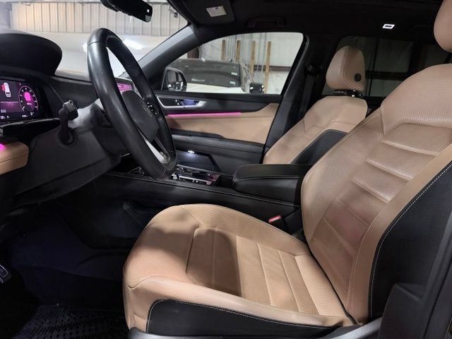 Used 2024 Volkswagen Atlas Cross Sport SEL R-Line AWD/4WD image 10