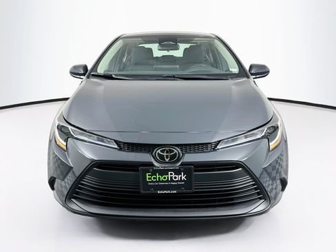 Used 2025 Toyota Corolla LE FWD image 2