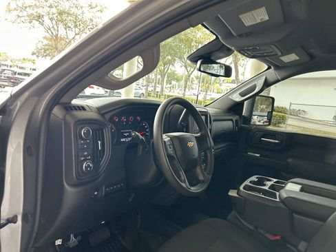 Used 2025 Chevrolet Silverado 3500 W/T image 6