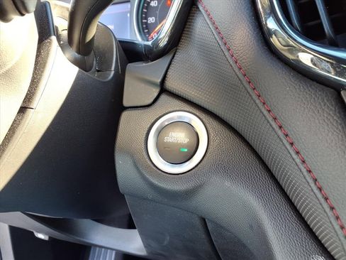 Used 2022 Chevrolet Equinox RS w/ Infotainment Package image 30