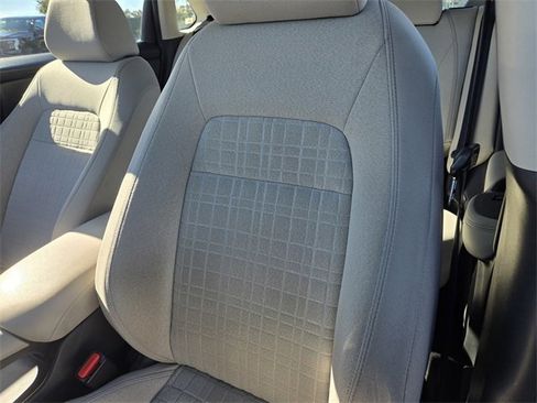 Used 2023 Honda HR-V LX image 16