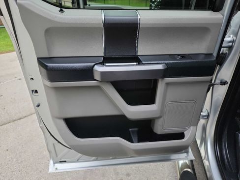 Used 2015 Ford F150 XLT RWD image 25