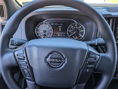 Used 2026 Nissan Frontier SV w/ Tow Package image 12