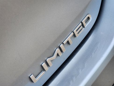 Used 2020 Toyota Highlander Limited image 19