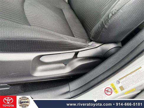 Used 2021 Toyota Prius Prime LE image 14