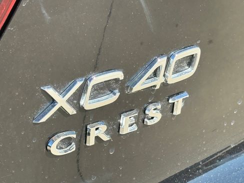 New 2026 Volvo XC40 B5 Ultra w/ Protection Package Premier image 9