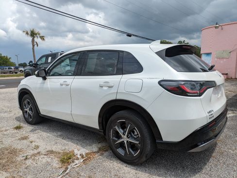 Used 2023 Honda HR-V EX-L image 6