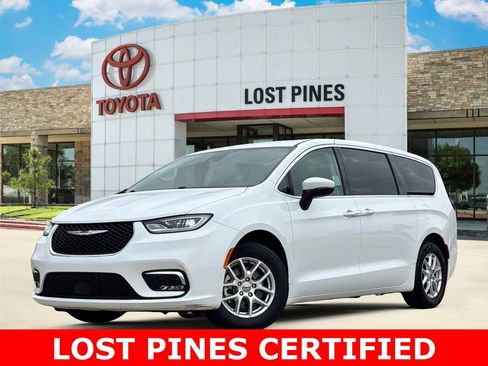 Used 2023 Chrysler Pacifica Touring-L image 1