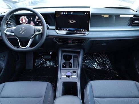 New 2025 Volkswagen Tiguan SE image 23