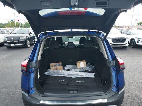 Used 2023 Nissan Rogue SV w/ SV Premium B Package FWD image 9