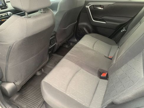 Used 2022 Toyota RAV4 XLE image 15