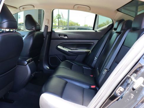 Used 2021 Nissan Altima 2.5 SR FWD image 30