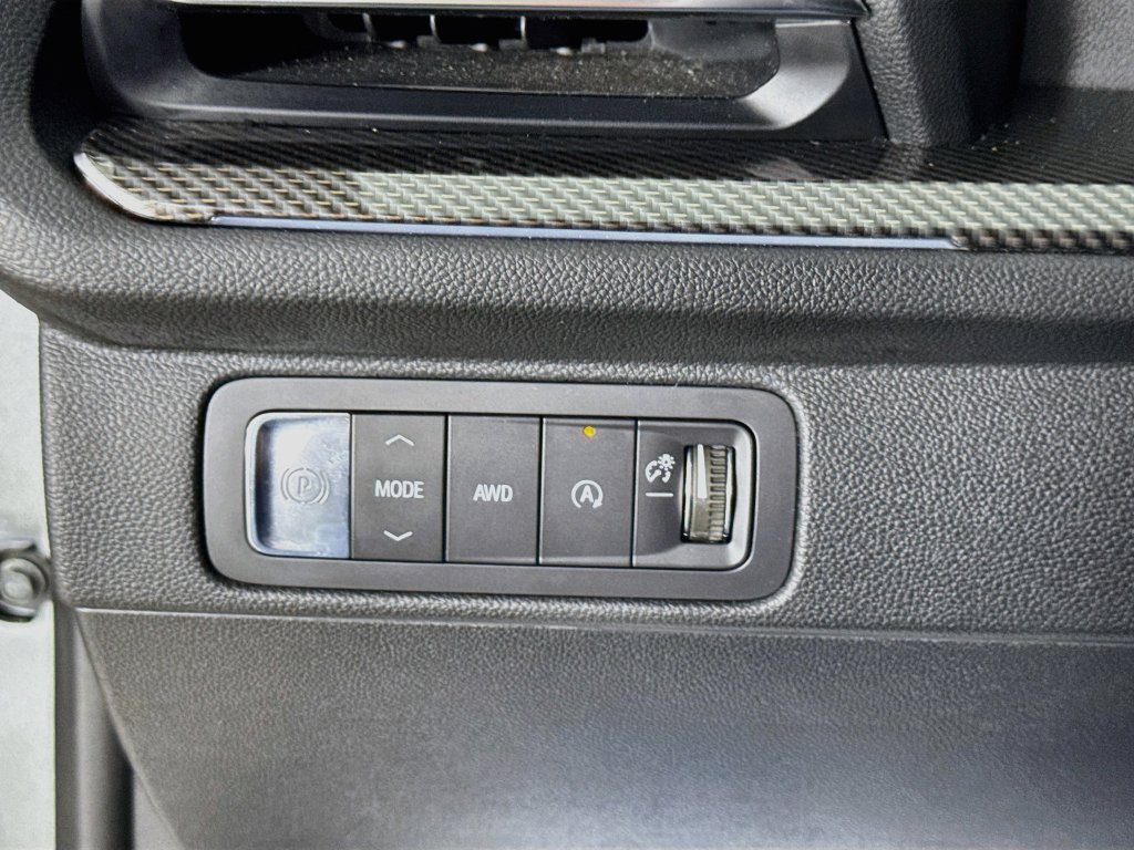 Used 2025 Chevrolet Traverse High Country AWD/4WD image 10