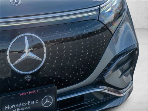 Used 2025 Mercedes-Benz EQS 580 4MATIC SUV image 9