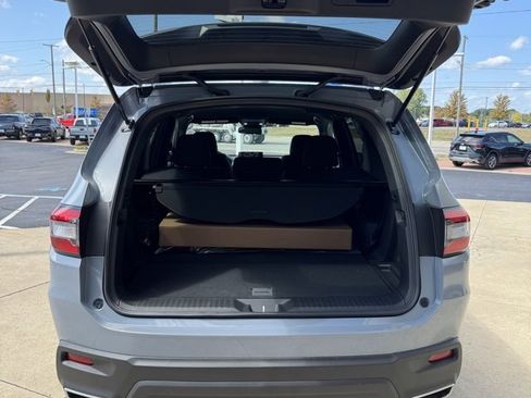 New 2025 Honda Pilot Sport image 11