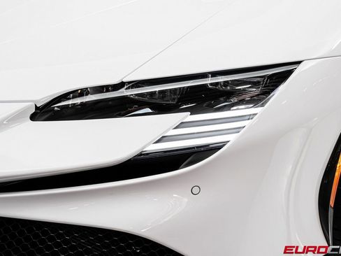 Used 2022 Ferrari SF90 Stradale image 13