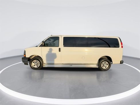 Used 2018 Chevrolet Express 3500 LT w/ LT Preferred Equipment Group image 5