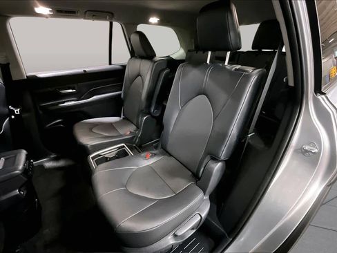 Used 2026 Toyota Grand Highlander AWD image 21