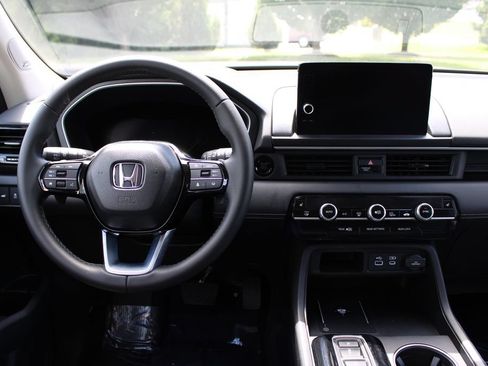 Used 2025 Honda Pilot Touring image 20