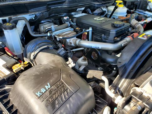 Used 2018 RAM 3500 Tradesman w/ Chrome Appearance Group image 18