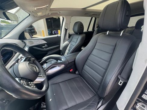 Used 2024 Mercedes-Benz GLS 580 4MATIC w/ Night Package image 17
