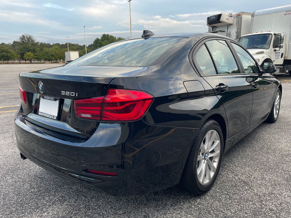 Used 2016 BMW 320i Sedan RWD image 7