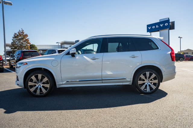 Certified 2024 Volvo XC90 T8 Ultimate w/ Lounge Package AWD/4WD image 4