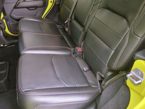 Used 2023 Jeep Wrangler Unlimited Sahara AWD/4WD image 19