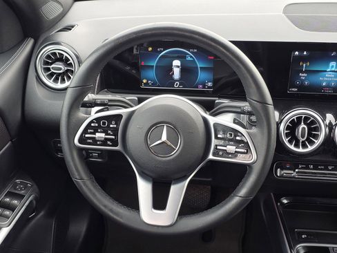 Used 2021 Mercedes-Benz GLB 250 image 26